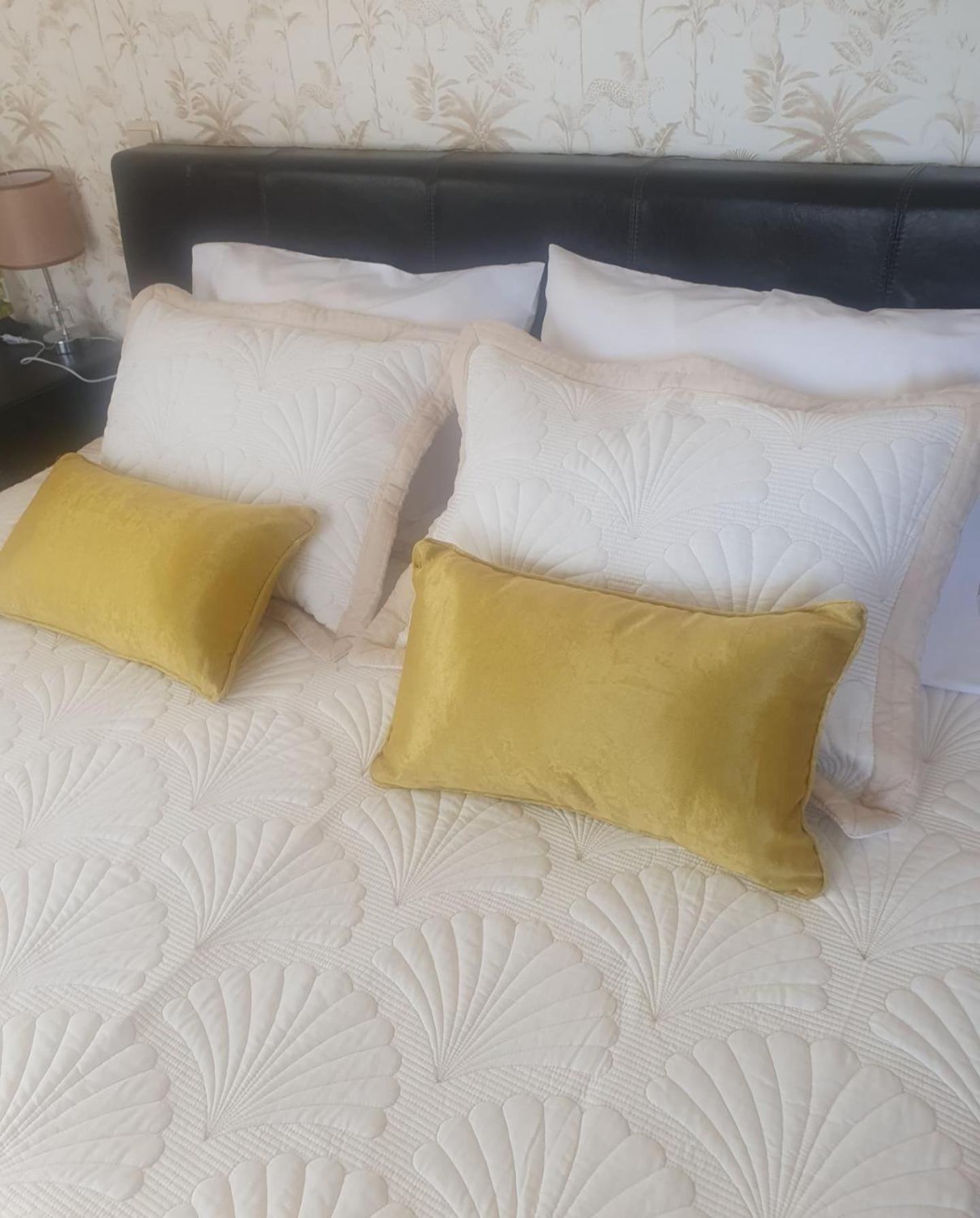 Grace House Apartment Belinho Bagian luar foto